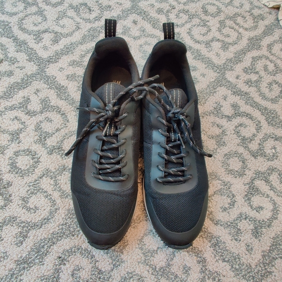 H&M Other - H&M Men's Black & Gray Lace Up Breathable Leather Toe Athletic Gym Shoes 10.5